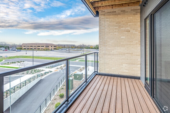 1BR, 1BA - 825SF -