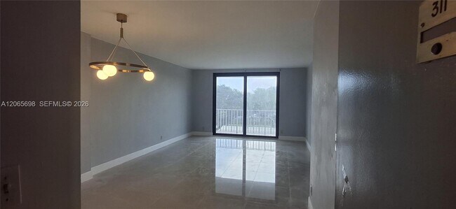Photo - 901 Hillcrest Dr Unidad 311