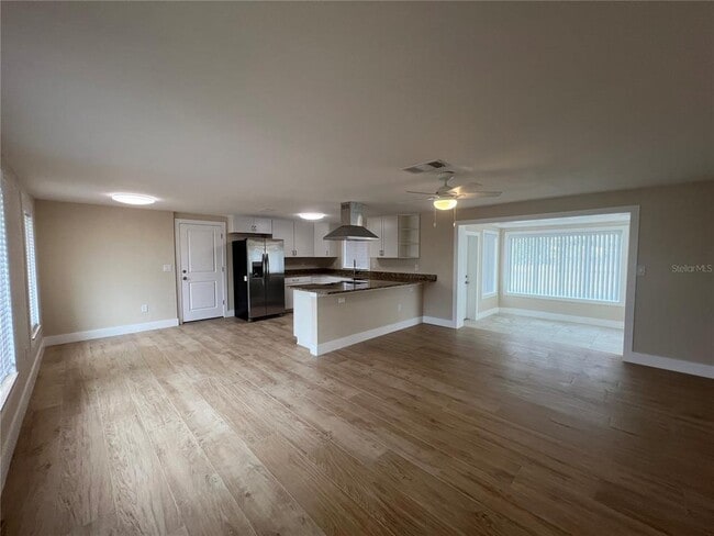 Photo - 421 Adams Ct NW