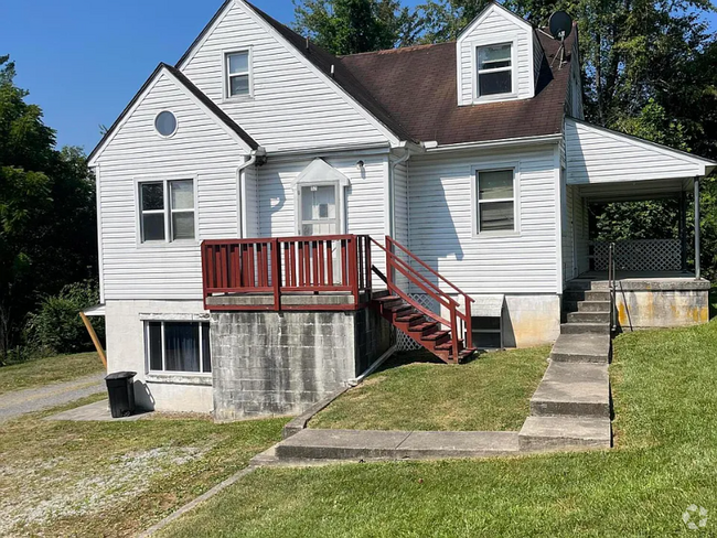 Building Photo - 1521 E Main St Unit A Rental