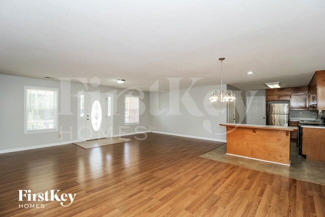 Photo - 420 Castlewood Rd