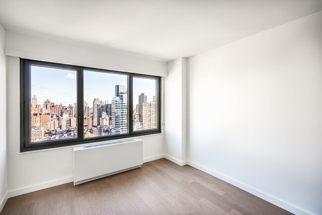 Photo - 220 East 72nd Street