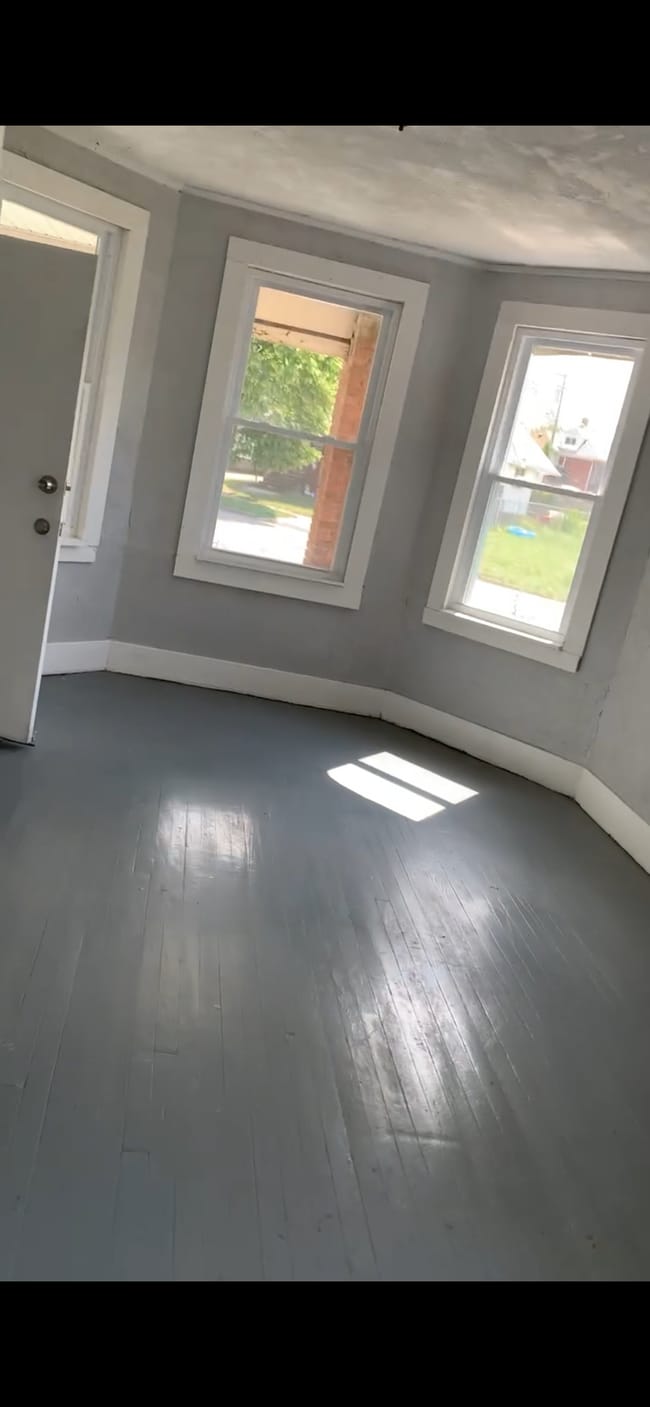 Building Photo - 9845 Belleterre St Unit #3