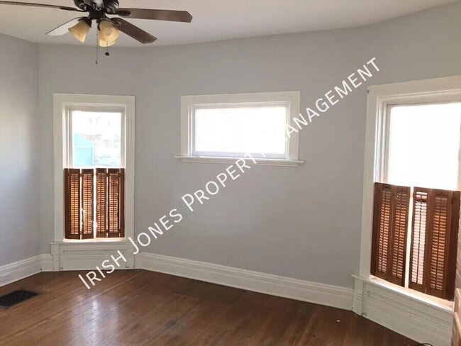 Photo - 496 W Ferry St Unit 1 (lower)