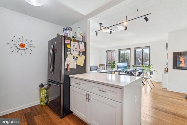 Photo - 1280 21st St NW Unidad 602