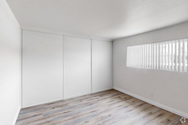 1BR, 1BA - 788SF - Bedroom