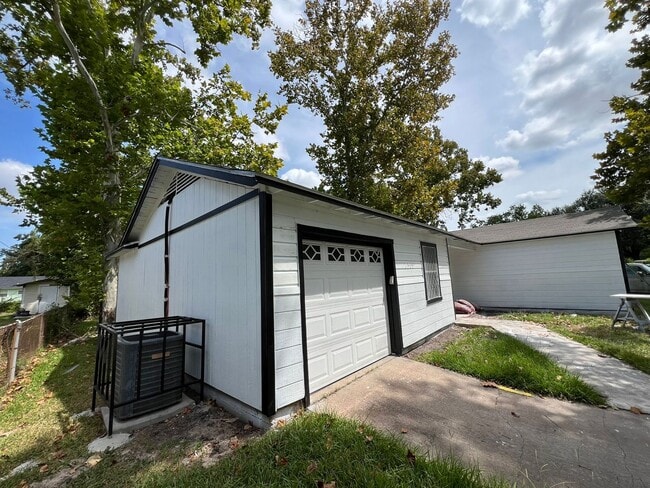 Building Photo - BEAUTIFUL HOME IN HOUSTON. MOVE IN READY!.