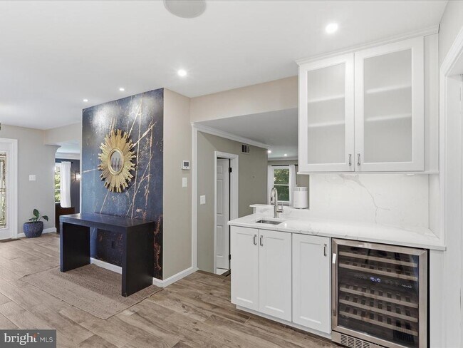 11108 Lochinver Ln