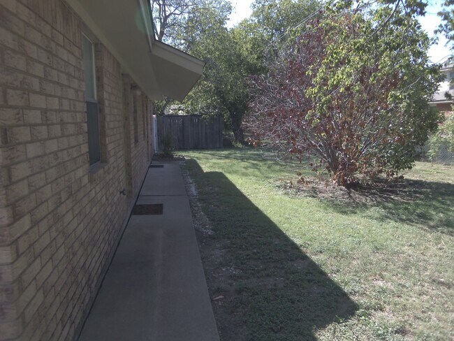 Photo - 306 S 5th St Unidad A