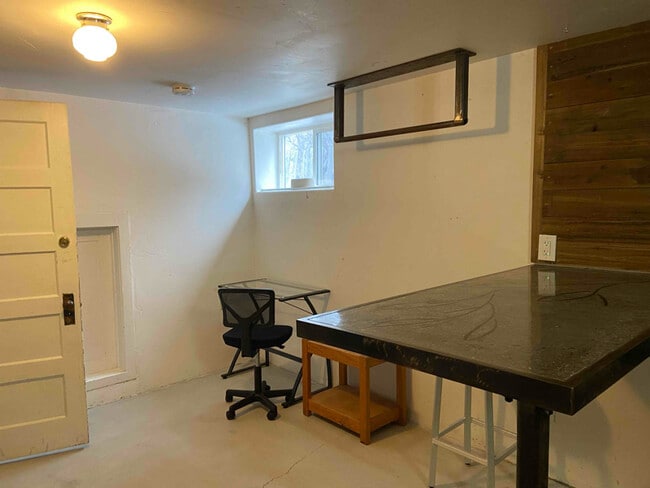 Photo - S. S 5th Ave