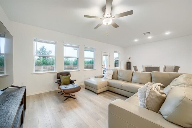 Photo - 1809 Lorant Ln