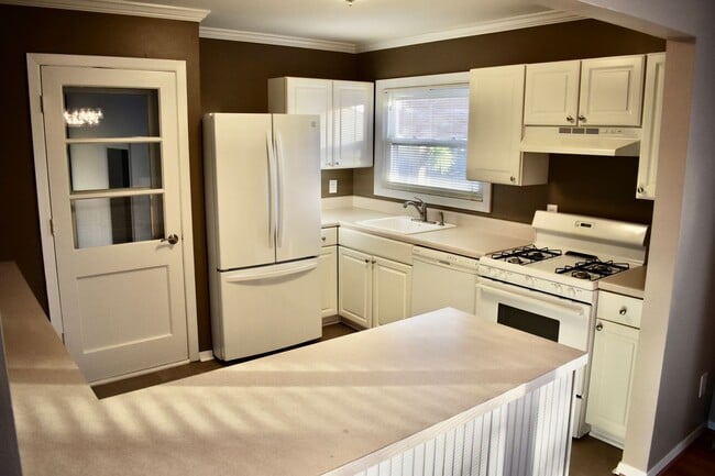 Updated 3 bedroom home in Norfolk - Updated 3 bedroom home in Norfolk