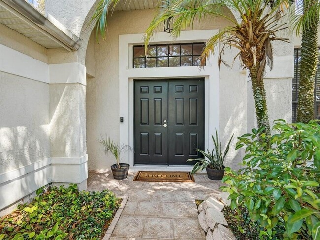 Photo - 357 Waterford Cir W