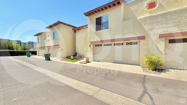 Building Photo - 5726 N 10th St Rental