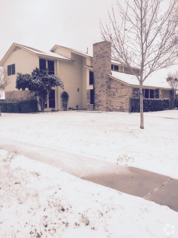 Building Photo - 1604 Elk Grove Dr Rental