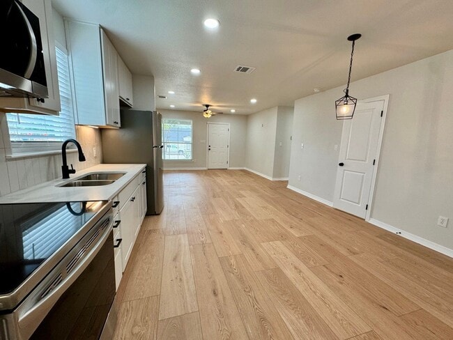 Photo - 806 S 23rd St