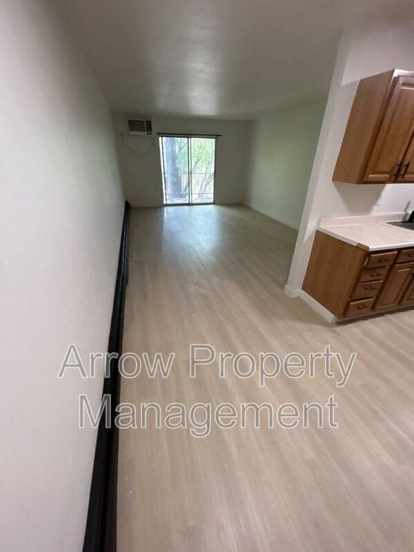 Photo - 215 E Arbor Ave