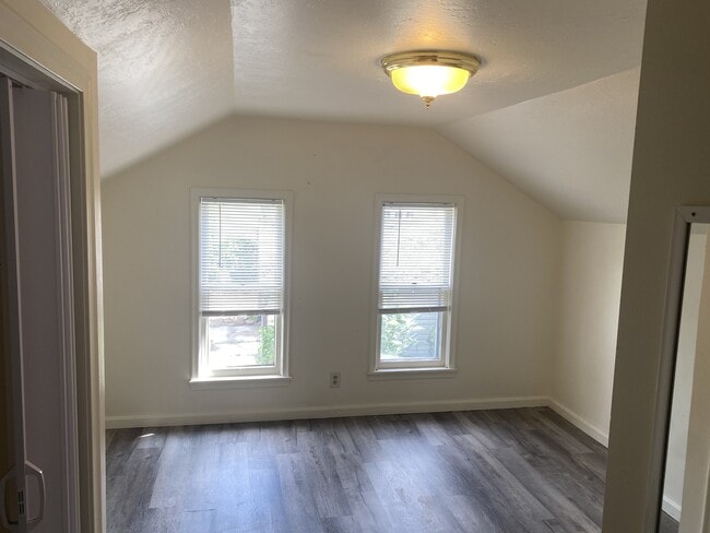 Building Photo - 84 S St
