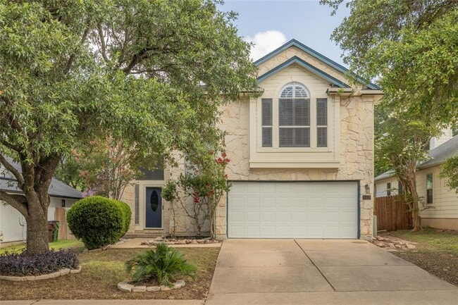 No Carpet! Tons of Space! Beautiful backya... - No Carpet! Tons of Space! Beautiful backya... Casa