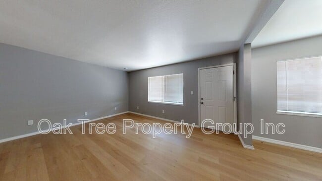 Photo - 2858–2860 Brookdale Ave