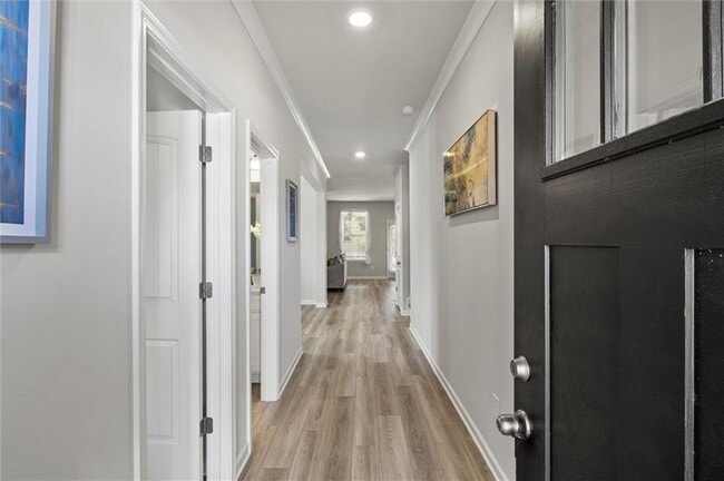 Photo - 213 Chiswick Lp