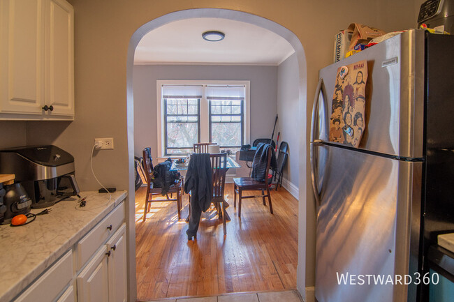 Expansive 1bd/1bth in East Rogers Park! - Expansive 1bd/1bth in East Rogers Park! Apartment Unit 3A