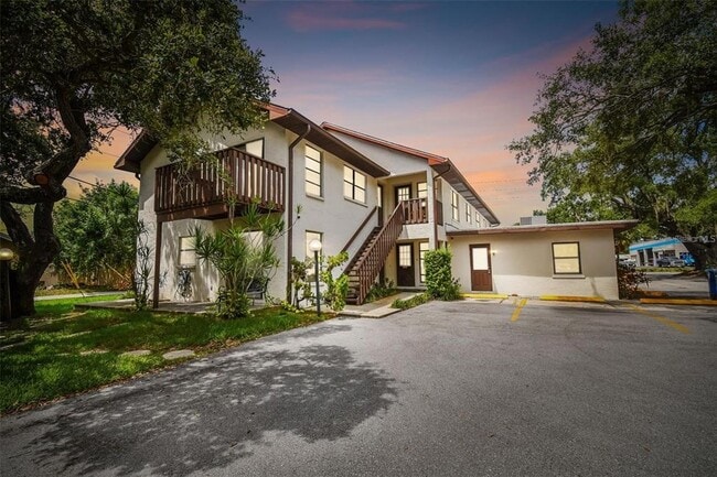 Building Photo - 8423 Seminole Blvd Unit 204 Rental