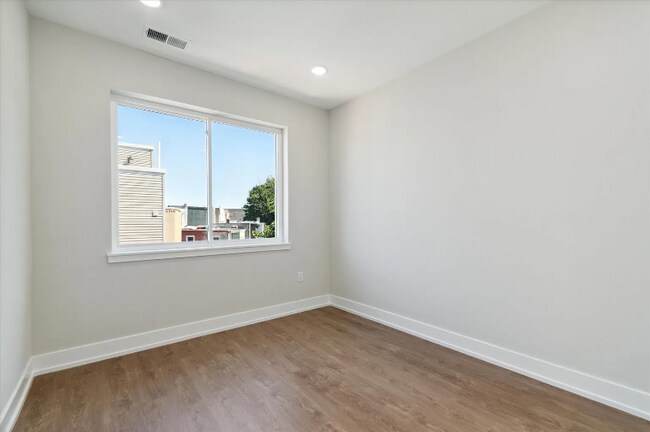 Photo - 723 N 35th St Condo