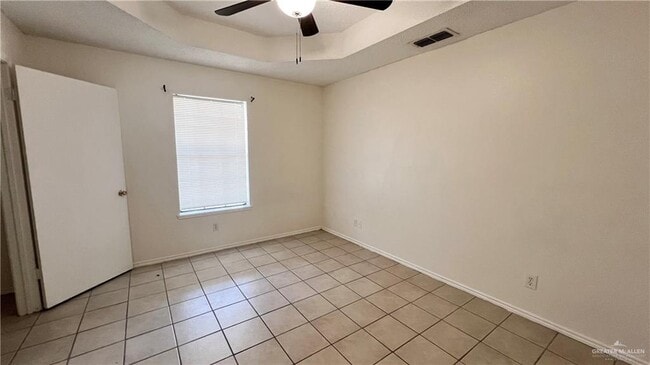 Photo - 10 Mile 4 Rd Unidad 23