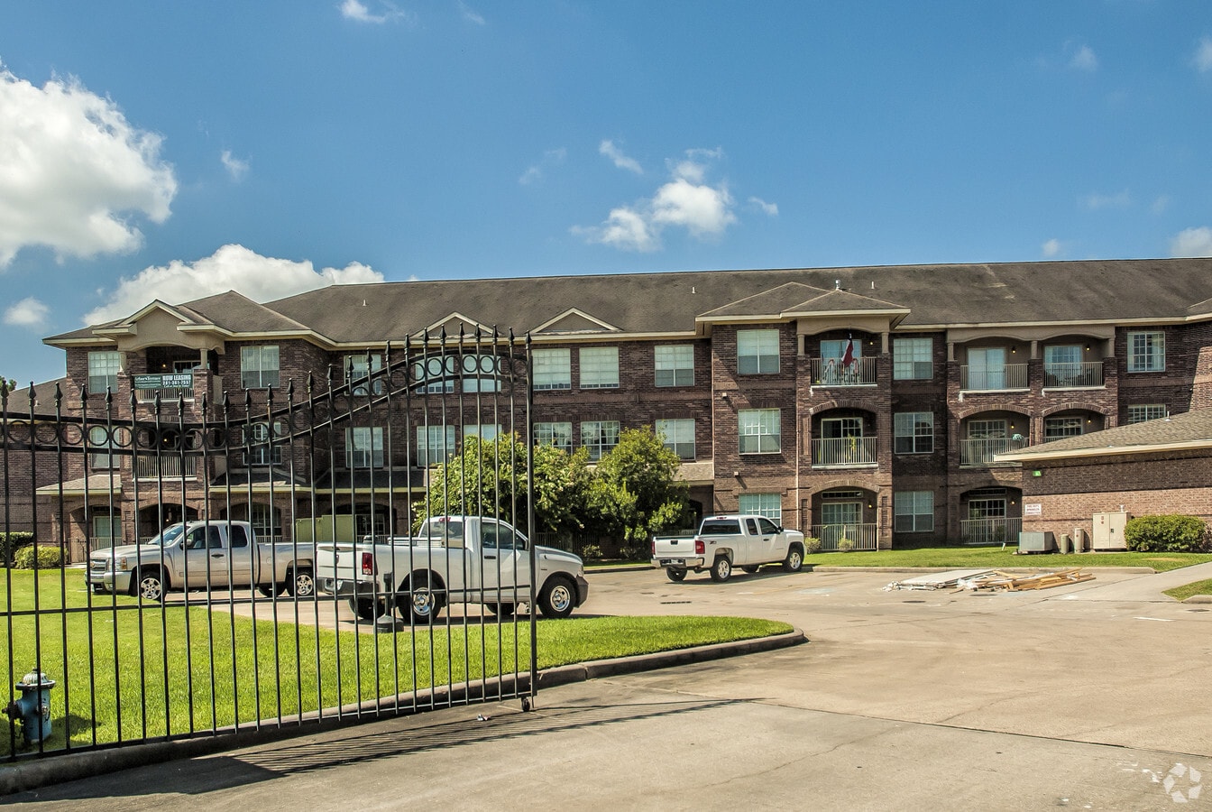 The Terraces at Kingwood Town Center - The Terraces at Kingwood Town Center