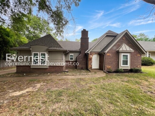 Building Photo - 494 Windridge Point