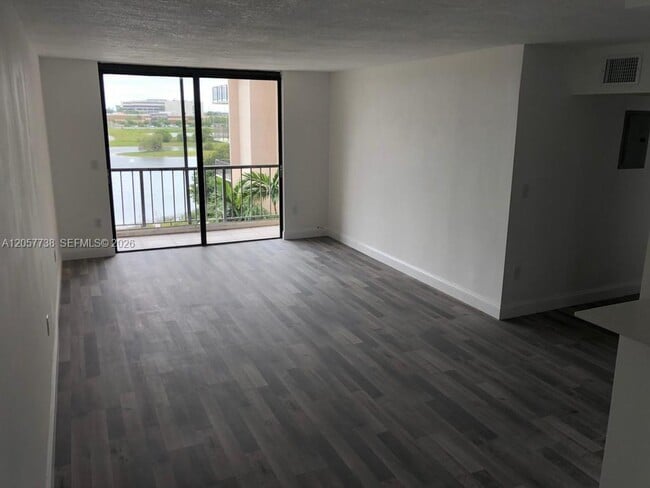 9682 Fontainebleau Blvd Unidad 507