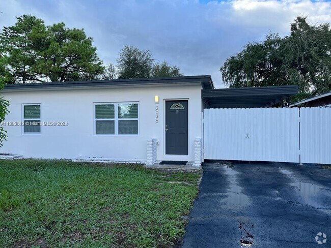 Building Photo - 3 bedroom in Miami FL 33147 Rental