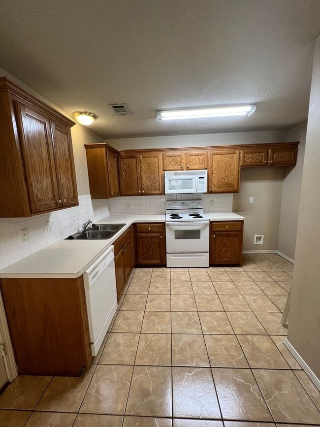 Photo - 1811 Wilder Ln Unit B