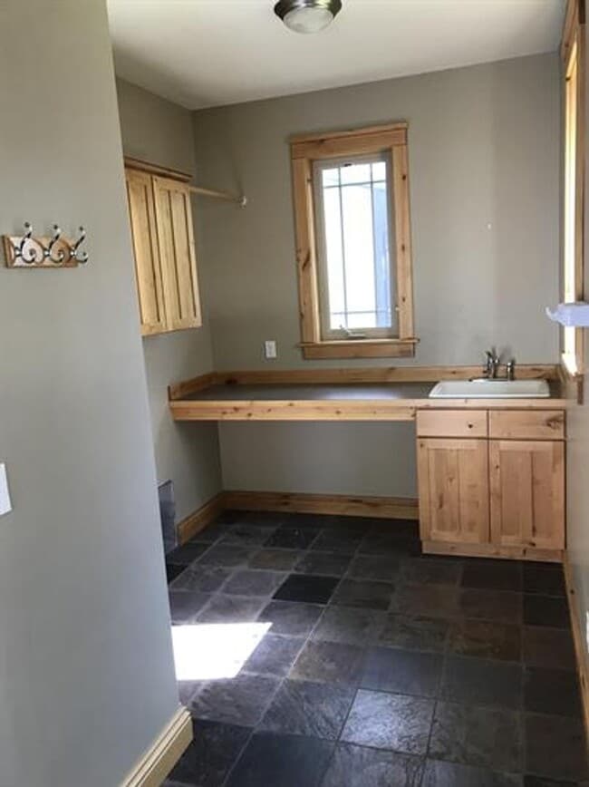 Photo - 4484 Alexander St Unit House