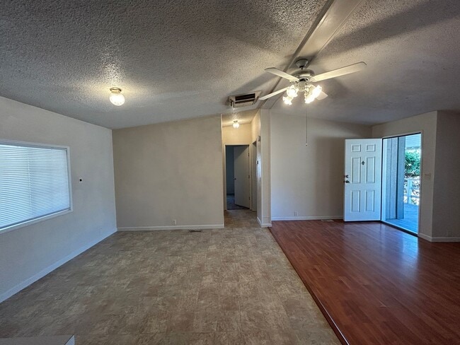 40771 Blue Oak Dr