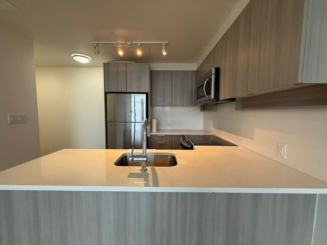 Building Photo - 13308-13308 Central Ave