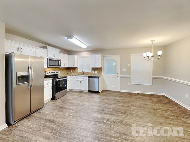Photo - 1657 Lemming Dr SE