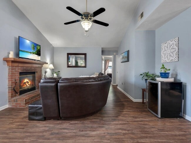 Photo - 1572 Cinnamon Bear Cir