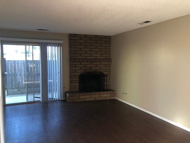 Photo - 464 N Cherry St