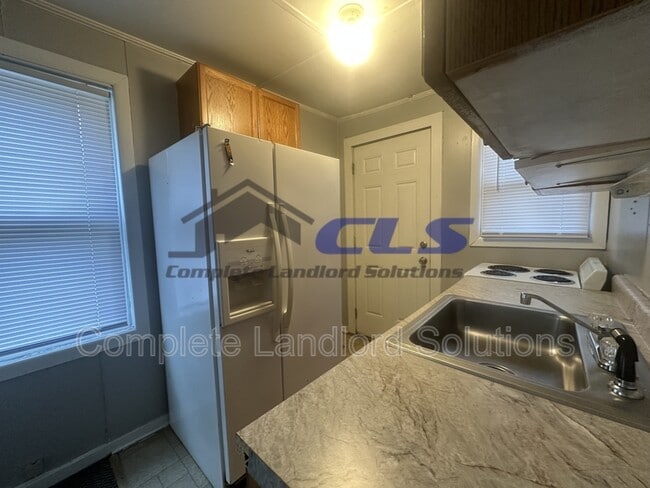 Photo - 916 Kussner St