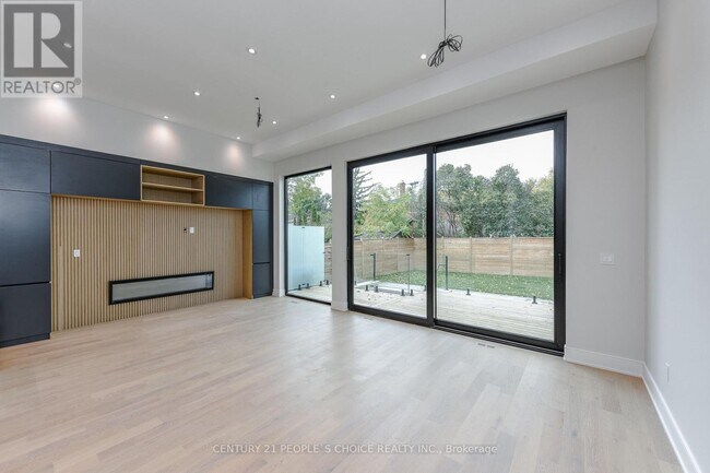 Photo - UPSTAIRS - 90 TWELFTH STREET