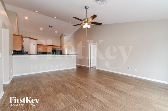 4105 NE 10th Ave