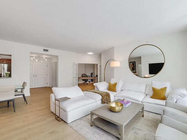 Photo - 347 N New River Dr E Unit 301