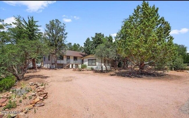 Photo - 608 N Luzern Cir