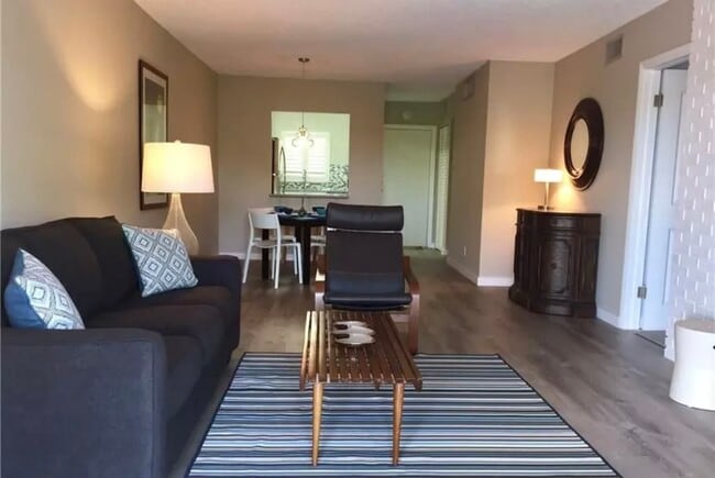 Photo - 1752 NW 3rd Ter Unidad 317C