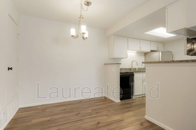 Photo - 8555 S Fairmount Dr