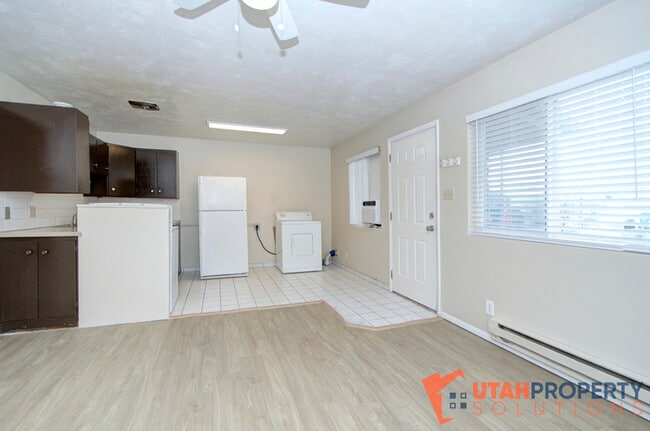 Photo - 4951 S Center St