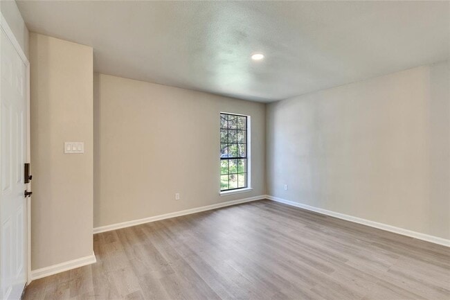 Photo - 8511 Fathom Cir