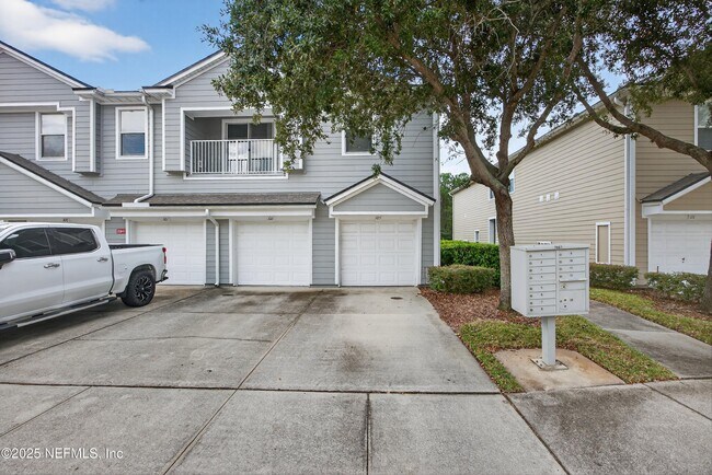 7067 Deer Lodge Cir